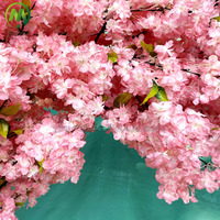 Maßgefertigter Rosa Bionischer Sakura-Blütenbaum Künstlicher Seidenblumen-Kirschbaum für Innenraum-Hochzeitsdekoration