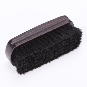 Brosse à barbe en bois massif avec poils naturels pour hommes, pour l'entretien et le coiffage de la barbe - Product Image 4