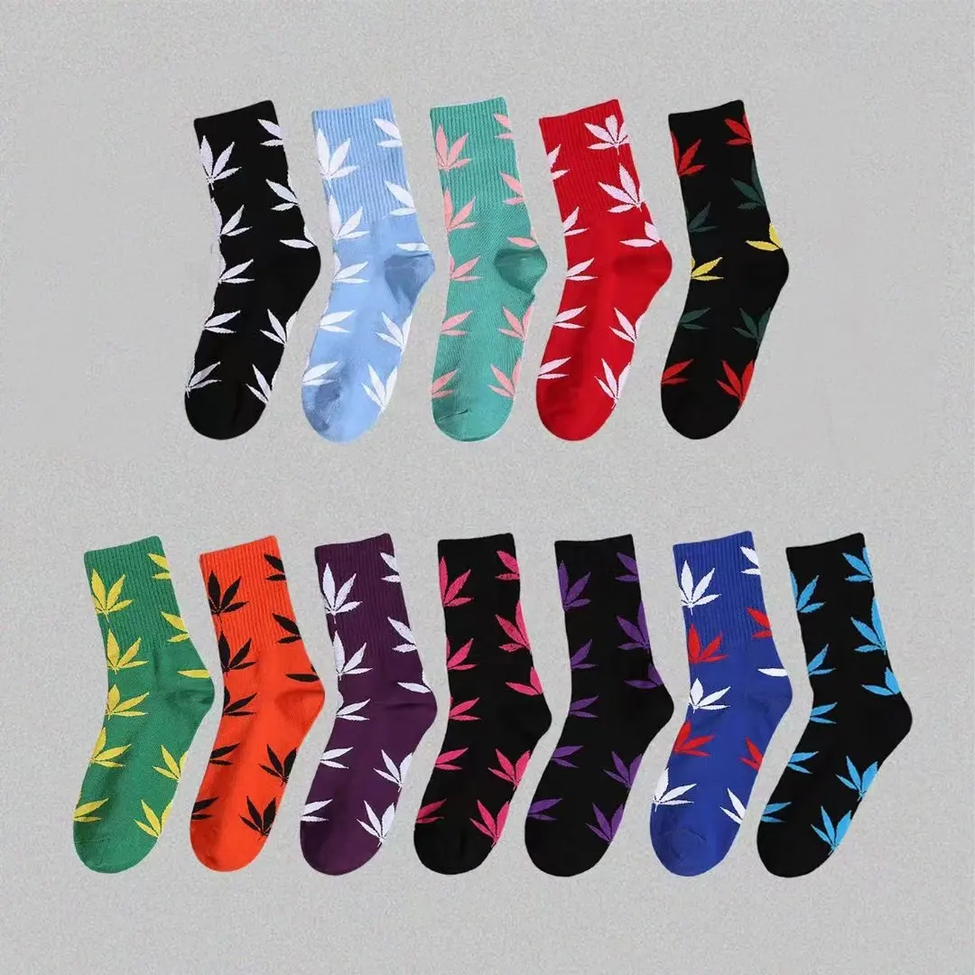 Hot Sale Anti-Slip Socks Knitted Women Comfortable Breathable Woman Winter Sock with Printing
