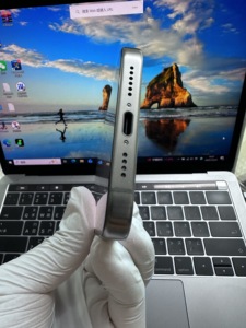 ขายส่งโทรศัพท์มือสองปลดล็อคสำหรับ 15 Pro Max สีไทเทเนียมธรรมชาติ ความจุ 256GB หน้าจอ 120Hz รองรับ Face ID จัดจำหน่ายทั่วโลกโดยผู้จัดจำหน่ายรายย่อย - Product Image 4