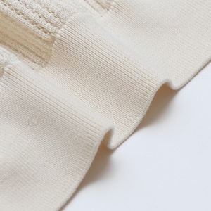 เสื้อโปโลถักไหมพรมผู้หญิงแบบสั่งทำพิเศษ สีแอพริคอต คอปกโปโล แขนสั้น เสื้อสเวตเตอร์ถักไหมพรม ขายส่ง เสื้อลำลองฤดูร้อนสำหรับผู้หญิง - Product Image 5