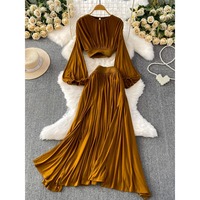En gros Nouvelle collection Automne 2026 Ensemble femme élégant et raffiné : Haut à manches lanternes plissées courtes et Robe asymétrique taille haute