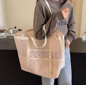 Grand sac de plage en maille surdimensionné avec poches pour les vacances à la plage, les voyages et les courses - Product Image 6