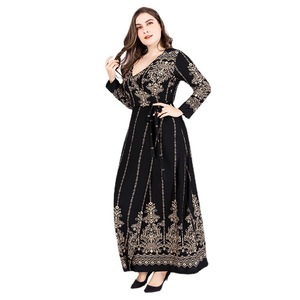 Nouvelle arrivée Robe d'été tissée grise à fleurs grande taille à col rond - Product Image 3
