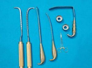Juego de 8 Instrumentos de Cirugía Plástica y Mamaria de Acero Inoxidable Alemán, Reutilizables, Autoclavables, con Certificación CE ISO - Product Image 1