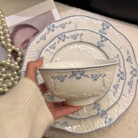 Set Perlengkapan Makan Porselen Prancis Biru Motif Bunga dengan Cangkir Teh, Teko, dan Set Piring Hias Bunga untuk Pernikahan
