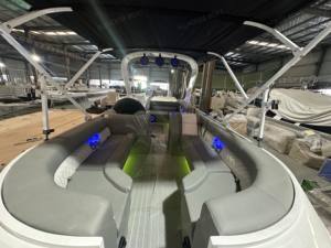 Le <span class=keywords><strong>bateau</strong></span> ponton flottant en aluminium le plus populaire avec moteur hors-bord LED pour les loisirs et le divertissement - Product Image 3