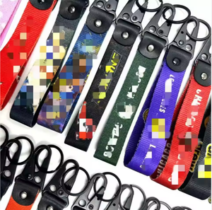 Vente en gros populaire Anime Vintage Mousqueton Porte-clés US Basketball Football Club Design Culture Imprimé Métal pour Boucle Dessin Animé - Product Image 1