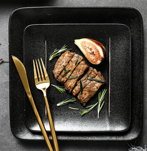 Ensemble de vaisselle en porcelaine écologique personnalisé, noir mat, texture premium, vaisselle fine personnalisée pour les hôtels - Product Image 1