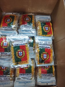 Banderín Personalizado de Croacia para Eventos de Fútbol 2026, Mini Bandera para Auto de Poliéster Satinado con Borlas Amarillas Hechas a Mano e Impresión Digital - Product Image 2