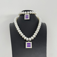 Bracelet et Collier pour Femme NCNW avec Breloque Lettre Grecque en Émail Violet et Strass, Bijou Idéal pour Cadeau de Mariage ou de Fête
