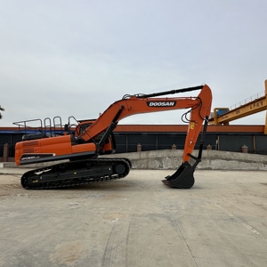 รถขุดตีนตะขาบ Doosan DX300LC-9C มือสอง ของแท้จากเกาหลี สำหรับงานหนัก งานเหมือง งานดิน งานก่อสร้าง ขุดเจาะ พร้อมเครื่องยนต์ - Product Image 3