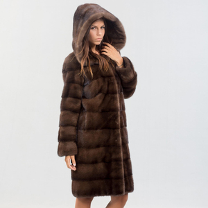 Lussuoso <span class=keywords><strong>Cappotto</strong></span> Lungo in <span class=keywords><strong>Visone</strong></span> Saga Marrone Naturale da Donna <span class=keywords><strong>con</strong></span> <span class=keywords><strong>Cappuccio</strong></span>, Fodera Invernale in Poliestere, Lavorazione Grezza - Product Image 1