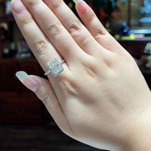 Bague de fiançailles en or jaune classique pop, diamant de laboratoire certifié IGI, taille radiante, semi-montée, pour femme, fabriquée à la main - Product Image 1