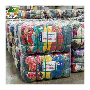 Vendita all'Ingrosso di Abbigliamento Vintage Usato di Grado A, Vestiti Estivi di Seconda Mano dagli USA, Ropas De Segunda Mano Premium per Uomo e Donna - Product Image 1