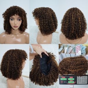 Letsfly Promotion 67$ Perruques Pixie bouclées avec frange 14 pouces Densité 250% Sans dentelle 210 grammes 100% Cheveux vierges brésiliens Brun clair Vente en gros - Product Image 6