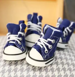 Factory wholesale fashion pet jeans converse shoes dog accessories for winter wear pet products