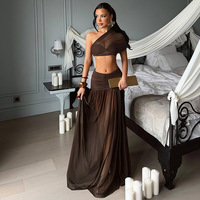 Ensemble deux pièces sexy avec crop top asymétrique et jupe longue en maille pour femme – Tenue d'été 2026