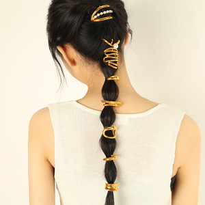 Produit transfrontalier à succès : Accessoires capillaires décontractés plaqués or 18 carats, Pinces à cheveux, Épingles à cheveux, Crochets à cheveux au style unique et tendance, pour queues <span class=keywords><strong>de</strong></span> <span class=keywords><strong>cheval</strong></span>, 5 cm, polyvalents - Product Image 1