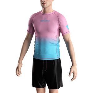 Rashguard rose à motif cerf - T-shirt de compression premium pour BJJ, MMA, Grappling, Muay Thai et Fitness - Product Image 5