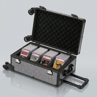 Boîte de rangement en aluminium verrouillable prête à être expédiée, personnalisée pour le rangement et le transport des cartes sportives gradées BGS, PSA, SGC, avec serrure à code.