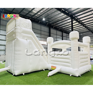 Castello Gonfiabile Bianco per Feste con Piscina di Palline e Scivolo d'Acqua - Product Image 5