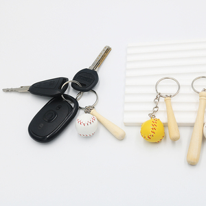 Porte-clés en bois de baseball en gros, cadeaux promotionnels de Noël, porte-clés adorable - Product Image 6