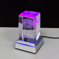Nouvelle Veilleuse Laser en Cristal en Forme de Bloc avec Socle Lumineux en Bois MH-TF0361