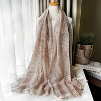 Écharpe longue en mélange de laine pour l'automne, motif tie-dye rayé avec fil doré, finition texturée mouchetée, style coréen, protection solaire