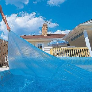 Couverture de <span class=keywords><strong>piscine</strong></span> en bulles d'air en PE bleu, prix de gros, approvisionnement direct usine, couverture <span class=keywords><strong>solaire</strong></span> chauffante pour <span class=keywords><strong>piscine</strong></span> extérieure - Product Image 3