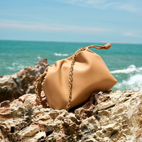 Nouveau haut de gamme en cuir véritable fermeture à cordon plissé nuage mode sac à main navettage bandoulière sac à bandoulière