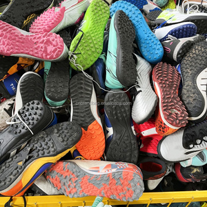 Venta al por Mayor de Zapatos Usados de Segunda Mano Botas de Fútbol de Marcas Famosas Tacos Altos y Bajos en Pacas Mixtas Suministro Directo de Fábrica - Product Image 1