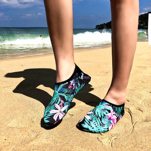 Zapatos de Agua Unisex con Punta Cerrada, Parte Superior Sintética, Suela de Goma Antideslizante, para Playa, Verano, Natación, Buceo, Senderismo - Product Image 3