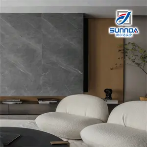 精致的现代大尺寸大理石纯色釉面光泽哑光瓷板地板墙砖，用于柜台酒店别墅大厅