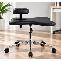 Chaise de bureau ergonomique à assise croisée avec dossier réglable en hauteur, siège large et pivotant sur roulettes