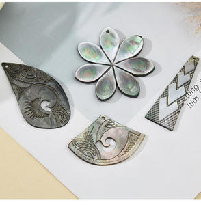 Pendentif Fleur De <span class=keywords><strong>Tahiti</strong></span> En Nacre Signe DIY Sculpté À La Main Gris Shell Fleur Pendentif - Product Image 1