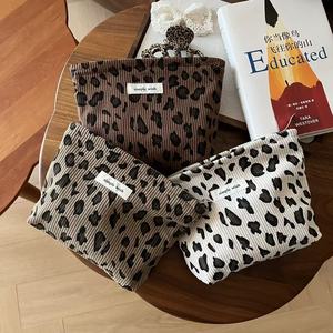 Bespoke Studio Artist Makeup Case-Zipper Closure Fashion Paint-Splattered Canvas Design Custom <strong>Palette</strong> Colors - Product Image 5