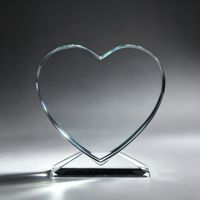 Trophée en cristal personnalisé en forme de cœur, plaque de récompense en verre gravée au laser, cadeau décoratif transparent pour mariage ou entreprise