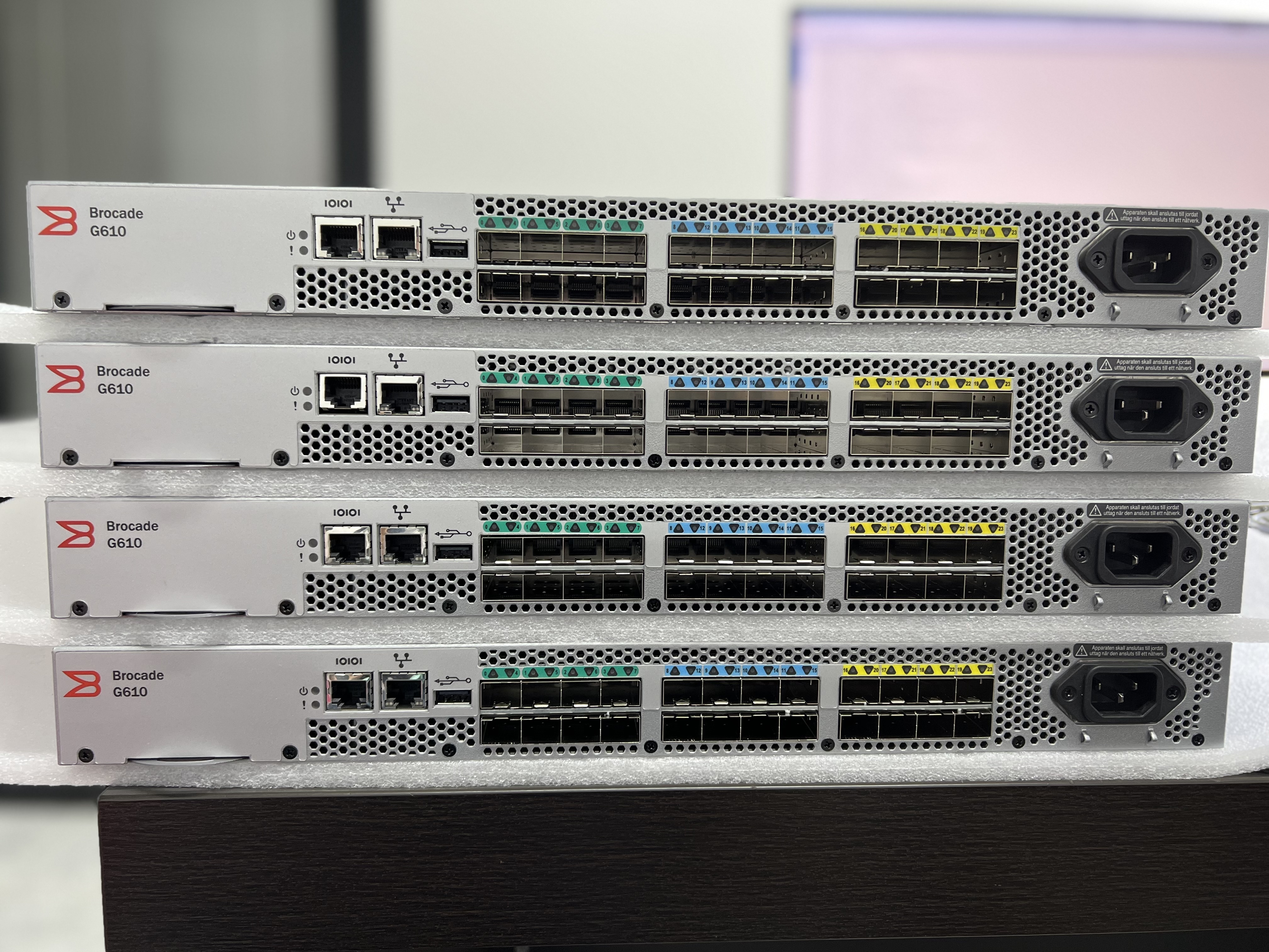 中古　Brocade G610 FCスイッチ(SFP+モジュール付き)#1 中古 Brocade G610 FCスイッチ(SFP+モジュール付き)#1 Brocade製