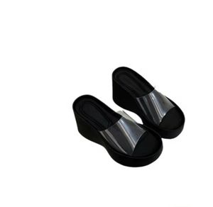 2025 nuevas zapatillas informales de aumento de suelas gruesas impermeables para mujer, chanclas de playa de estilo coreano S - Product Image 6