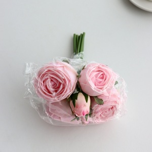 Fiori Artificiali di Alta Qualità all'Ingrosso, 6 Teste di <span class=keywords><strong>Rose</strong></span> Realistiche con Effetto Umido, Rivestimento in PVC, Fatti a Mano per Natale - Product Image 4