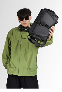 Sac à bandoulière de créateur pour homme, grande capacité, multi-poches, résistant à l'eau, idéal pour le travail quotidien - Product Image 6