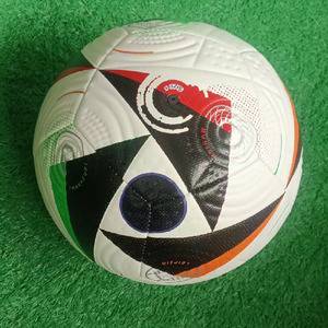 Taille 5 personnalisée en usine PU Football antichoc durable pour l'entraînement pour l'Amérique Mexique pour les matchs de la <span class=keywords><strong>Coupe</strong></span> <span class=keywords><strong>du</strong></span> <span class=keywords><strong>monde</strong></span> Logo imprimé - Product Image 4