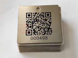 Targhette Personalizzate Certificato BSCI/ISO - Codice QR e Numero di Serie Incisi per Clienti Globali - Product Image 1