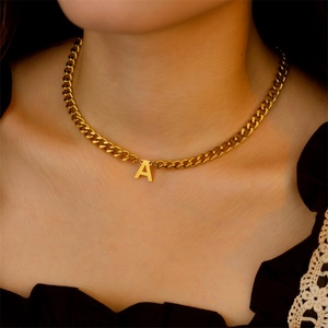 Collar de Cadena Cubana de Acero Inoxidable Personalizado con Colgante de 26 Letras, Joyería Minimalista Unisex Casual/Deportiva al por Mayor - Product Image 4