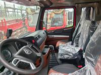 Camion grue Sinotruk Howo 4x2, grue télescopique hydraulique de 4 tonnes avec caisse de chargement