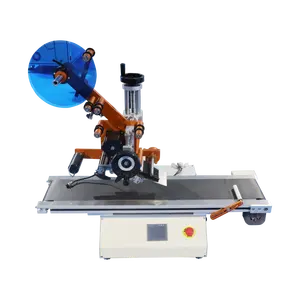 Automatische Etikett ier maschine auf der Oberseite für Bekleidung mit fortschritt licher SPS und Lager für effizientes Etiketten kleben