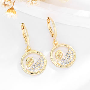 2025 haute qualité Fine nouveau cygne rond 14k cuivre plaqué or incrusté Zircon usure quotidienne boucles d'oreilles en laiton bijoux pour femmes - Product Image 3