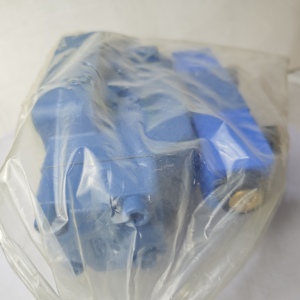 Control direccional hidráulico de cuatro vías DG5V-8-H-2A-T-M-U-C-10 con carcasa de plástico azul - Product Image 3