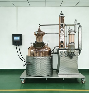 Equipo de Destilación de Ron, Ginebra, Brandy y Whisky, Bomba, Caja de Engranajes, Motor, 300L, Acero Inoxidable, Calentamiento Eléctrico a Vapor, para Mercado Internacional - Product Image 1